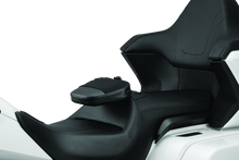 Cargar imagen en el visor de la galería, Kuryakyn Driver Backrest 18-20 Honda GL1800