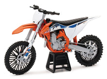 Cargar imagen en el visor de la galería, New Ray Toys KTM 450 SX-F Dirt Bike/ Scale - 1:12